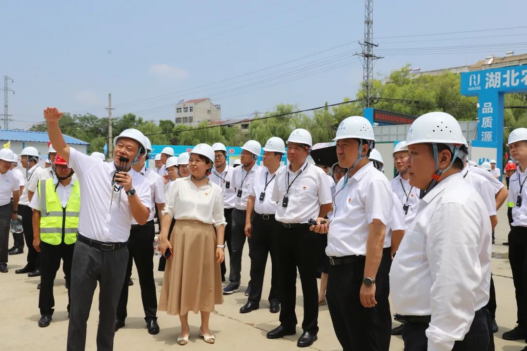 锚定目标 坚定信心 全面完成今年各项任...